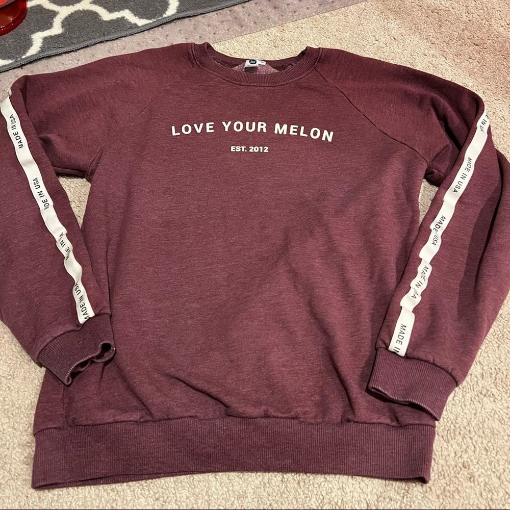 Love your melon crewneck sweater M